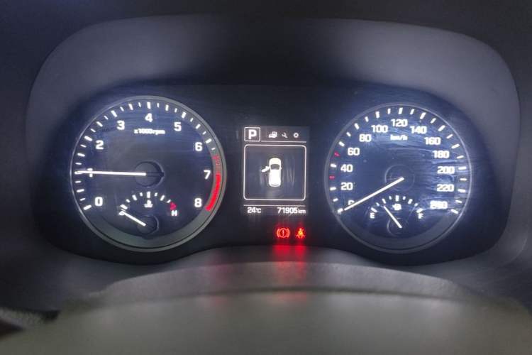 Used Hyundai Tucson 2018 1.6T Dual-Clutch Two-Wheel Drive 15th Anniversary Special Edition Instrument Cluster