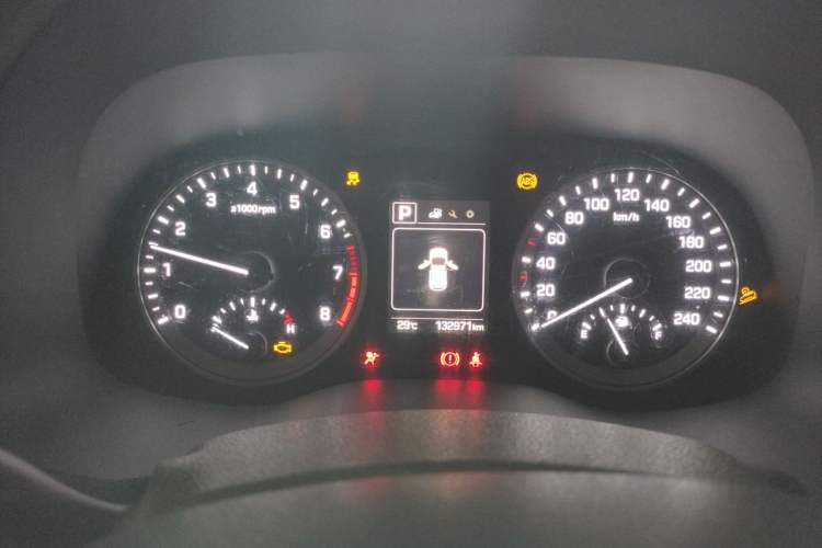 Used Hyundai Tucson 2018 1.6T Dual-Clutch Two-Wheel Drive 15th Anniversary Special Edition Instrument Cluster