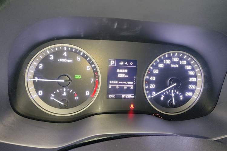Used Hyundai Tucson 2018 1.6T Dual-Clutch Two-Wheel Drive 15th Anniversary Special Edition Instrument Cluster