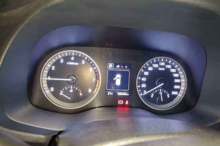 Used Hyundai Tucson 2018 1.6T Dual-Clutch Two-Wheel Drive 15th Anniversary Special Edition Instrument Cluster