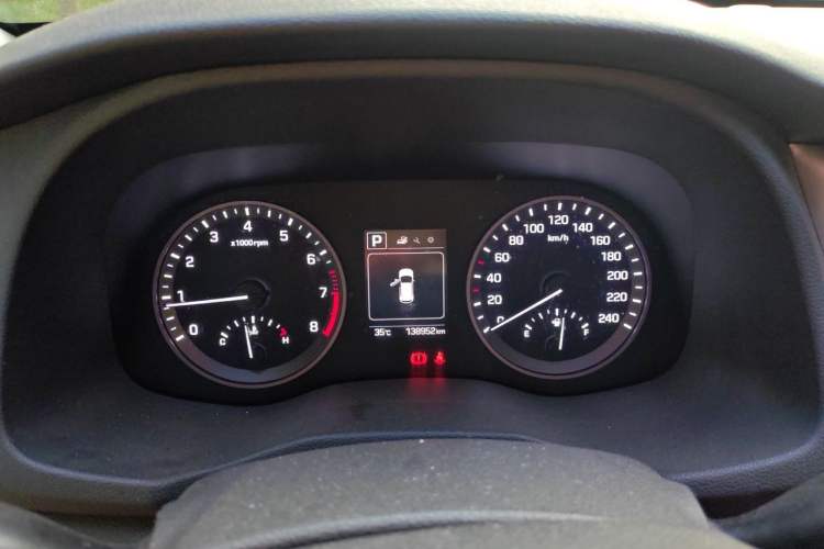 Used Hyundai Tucson 2018 1.6T Dual-Clutch Two-Wheel Drive 15th Anniversary Special Edition Instrument Cluster