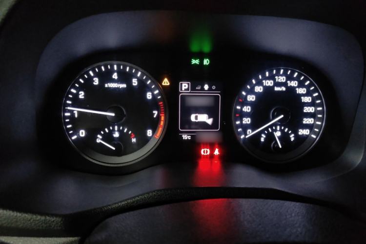 Used Hyundai Tucson 2018 1.6T Dual-Clutch Two-Wheel Drive 15th Anniversary Special Edition Instrument Cluster