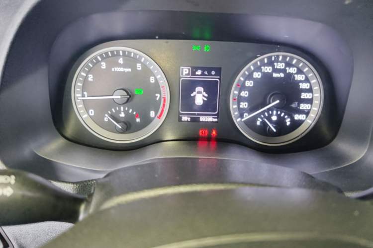 Used Hyundai Tucson 2018 1.6T Dual-Clutch Two-Wheel Drive 15th Anniversary Special Edition Instrument Cluster
