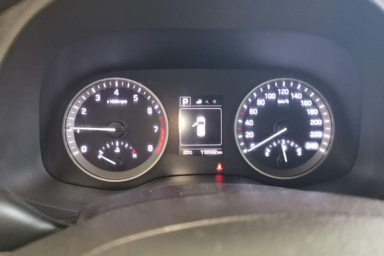 Used Hyundai Tucson 2018 1.6T Dual-Clutch Two-Wheel Drive 15th Anniversary Special Edition Instrument Cluster