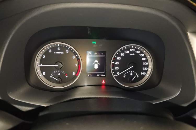 Used Hyundai Tucson 2018 1.6T Dual-Clutch Two-Wheel Drive 15th Anniversary Special Edition Instrument Cluster