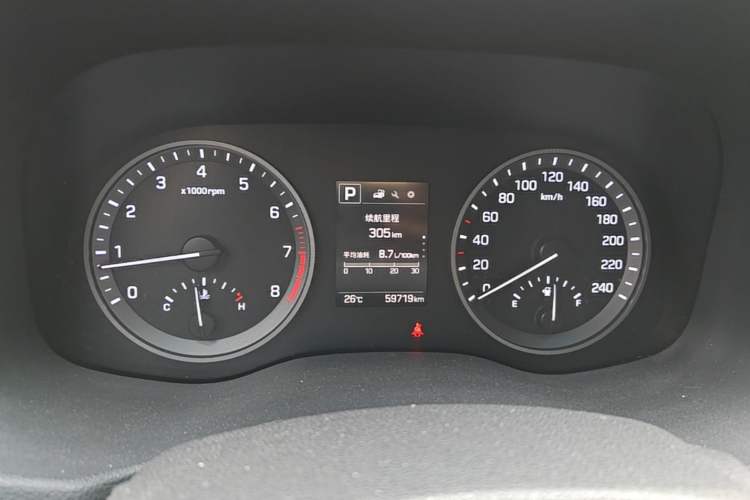 Used Hyundai Tucson 2018 1.6T Dual-Clutch Two-Wheel Drive 15th Anniversary Special Edition Instrument Cluster