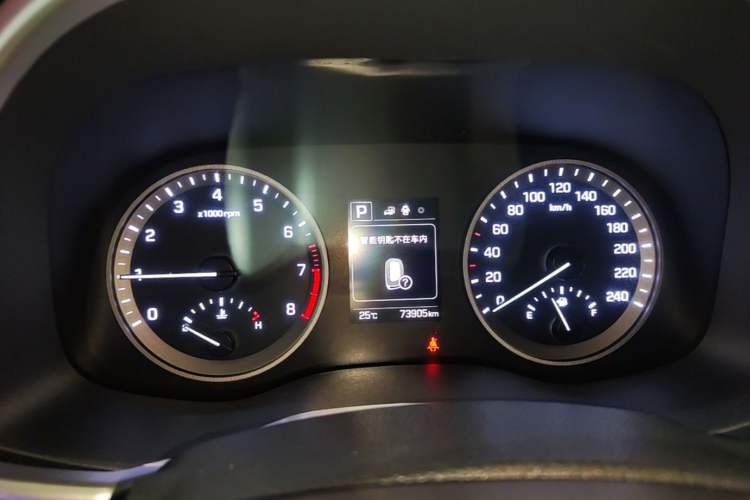 Used Hyundai Tucson 2018 1.6T Dual-Clutch Two-Wheel Drive 15th Anniversary Special Edition Instrument Cluster