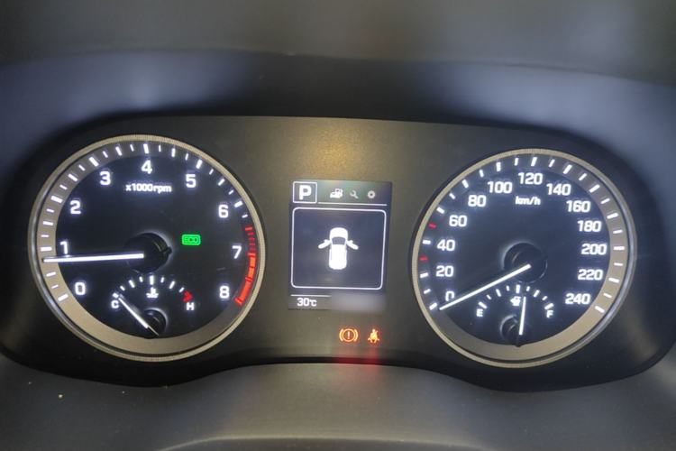 Used Hyundai Tucson 2018 1.6T Dual-Clutch Two-Wheel Drive 15th Anniversary Special Edition Instrument Cluster