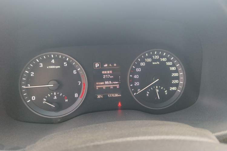 Used Hyundai Tucson 2018 1.6T Dual-Clutch Two-Wheel Drive 15th Anniversary Special Edition Instrument Cluster