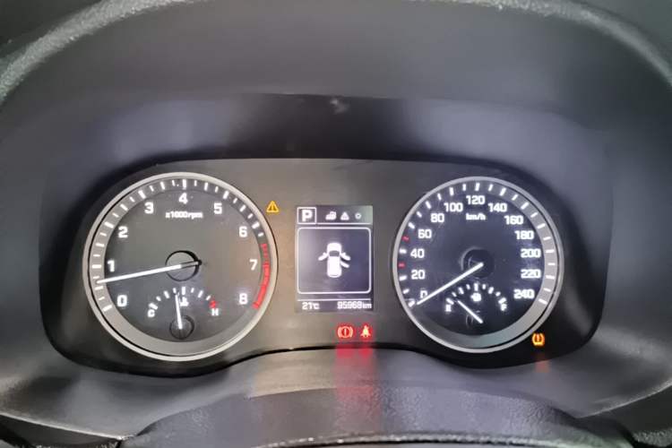Used Hyundai Tucson 2018 1.6T Dual-Clutch Two-Wheel Drive 15th Anniversary Special Edition Instrument Cluster