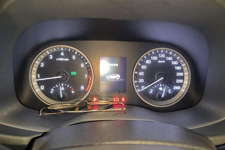 Used Hyundai Tucson 2018 1.6T Dual-Clutch Two-Wheel Drive 15th Anniversary Special Edition Instrument Cluster