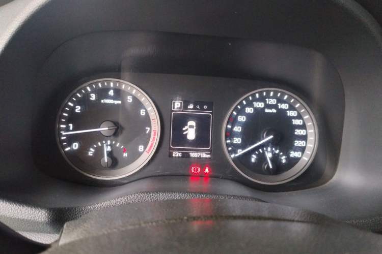 Used Hyundai Tucson 2018 1.6T Dual-Clutch Two-Wheel Drive 15th Anniversary Special Edition Instrument Cluster