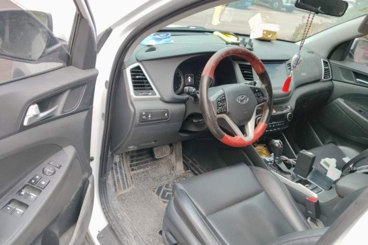 Used Hyundai Tucson 2018 1.6T Dual-Clutch Two-Wheel Drive 15th Anniversary Special Edition Interior 3