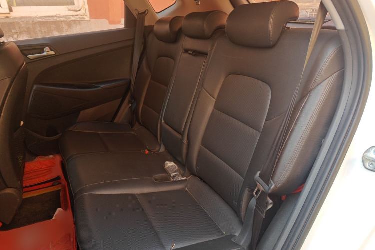 Used Hyundai Tucson 2018 1.6T Dual-Clutch Two-Wheel Drive 15th Anniversary Special Edition Interior 4