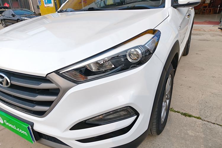 Used Hyundai Tucson 2018 1.6T Dual-Clutch Two-Wheel Drive 15th Anniversary Special Edition Left Front Headlight