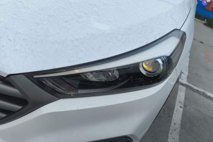 Used Hyundai Tucson 2018 1.6T Dual-Clutch Two-Wheel Drive 15th Anniversary Special Edition Left Front Headlight