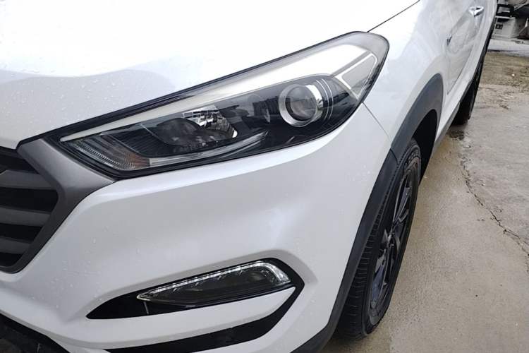 Used Hyundai Tucson 2018 1.6T Dual-Clutch Two-Wheel Drive 15th Anniversary Special Edition Left Front Headlight