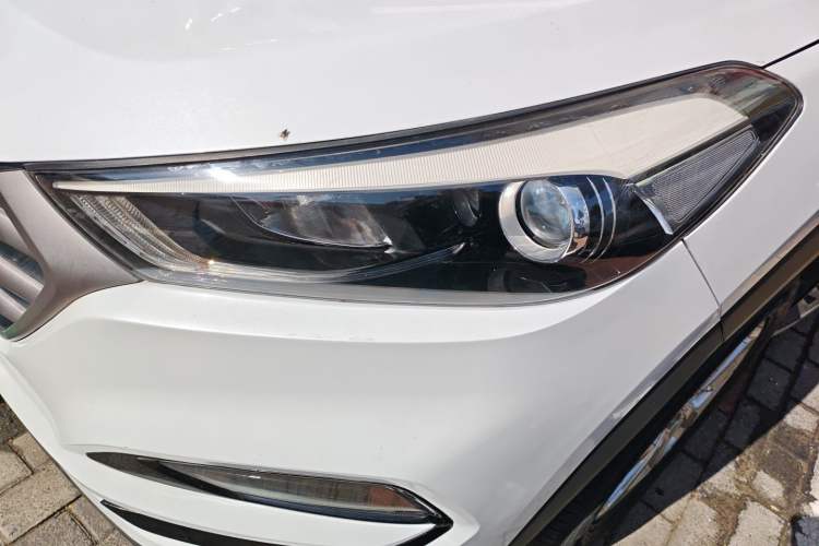 Used Hyundai Tucson 2018 1.6T Dual-Clutch Two-Wheel Drive 15th Anniversary Special Edition Left Front Headlight