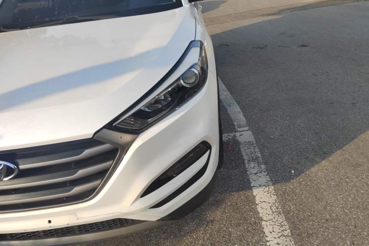 Used Hyundai Tucson 2018 1.6T Dual-Clutch Two-Wheel Drive 15th Anniversary Special Edition Left Front Headlight