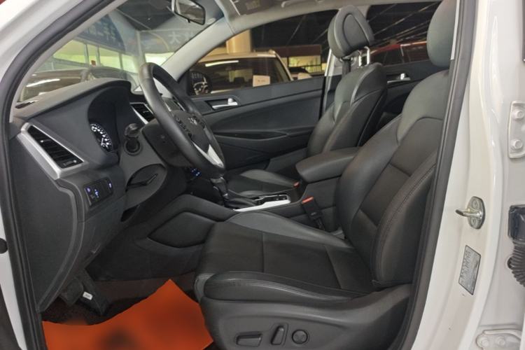Used Hyundai Tucson 2018 1.6T Dual-Clutch Two-Wheel Drive 15th Anniversary Special Edition Left Front Seat
