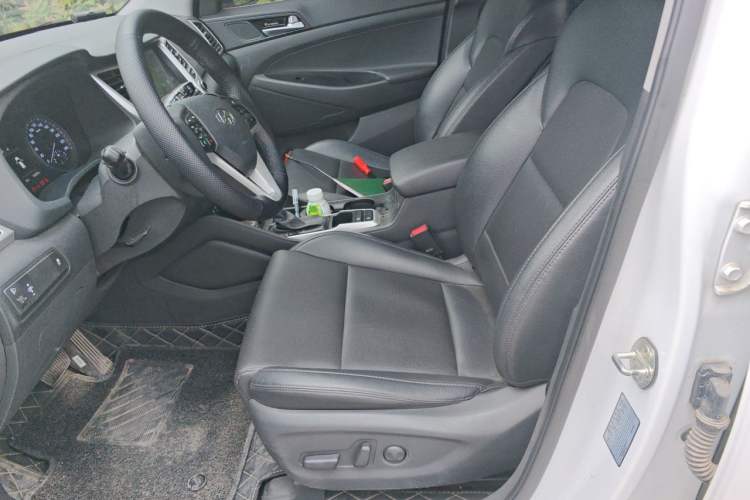 Used Hyundai Tucson 2018 1.6T Dual-Clutch Two-Wheel Drive 15th Anniversary Special Edition Left Front Seat
