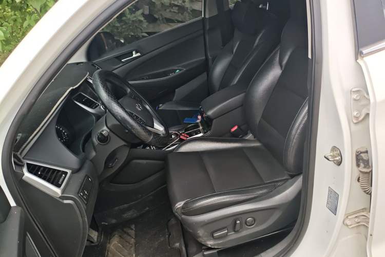 Used Hyundai Tucson 2018 1.6T Dual-Clutch Two-Wheel Drive 15th Anniversary Special Edition Left Front Seat