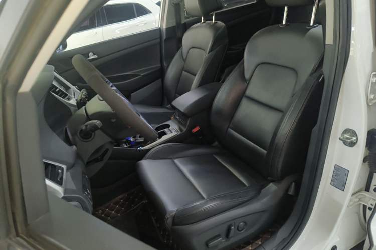 Used Hyundai Tucson 2018 1.6T Dual-Clutch Two-Wheel Drive 15th Anniversary Special Edition Left Front Seat