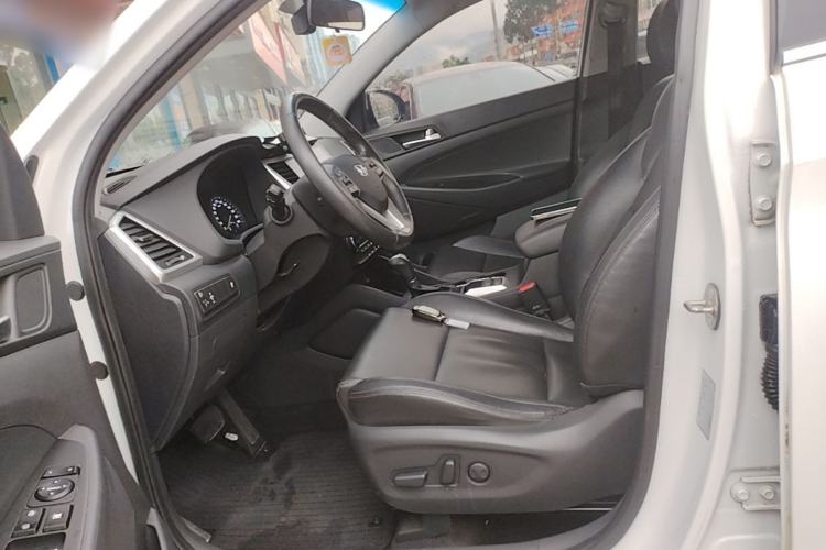Used Hyundai Tucson 2018 1.6T Dual-Clutch Two-Wheel Drive 15th Anniversary Special Edition Left Front Seat