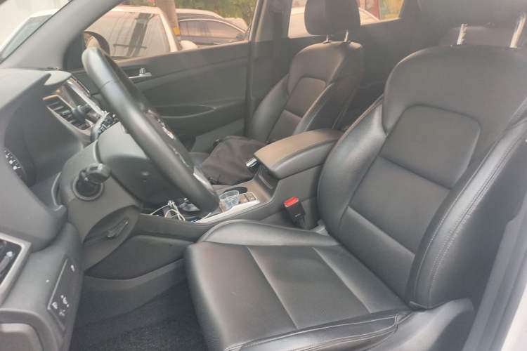 Used Hyundai Tucson 2018 1.6T Dual-Clutch Two-Wheel Drive 15th Anniversary Special Edition Left Front Seat