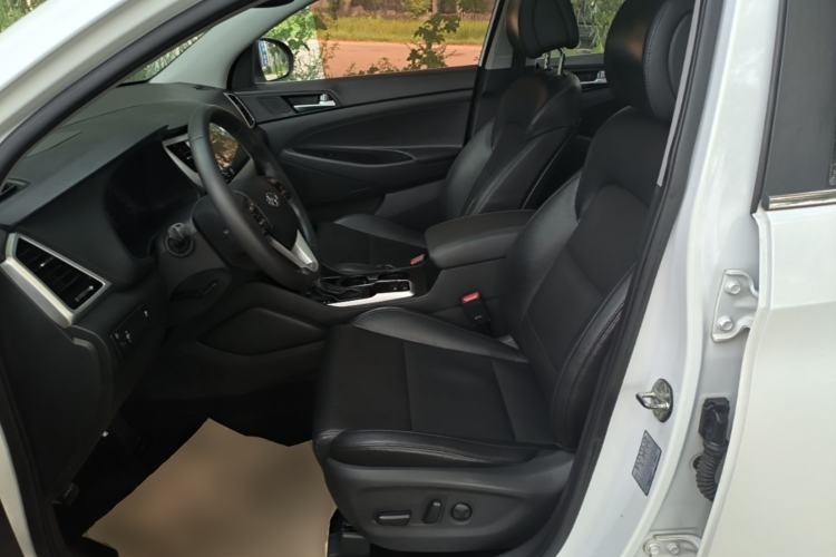 Used Hyundai Tucson 2018 1.6T Dual-Clutch Two-Wheel Drive 15th Anniversary Special Edition Left Front Seat