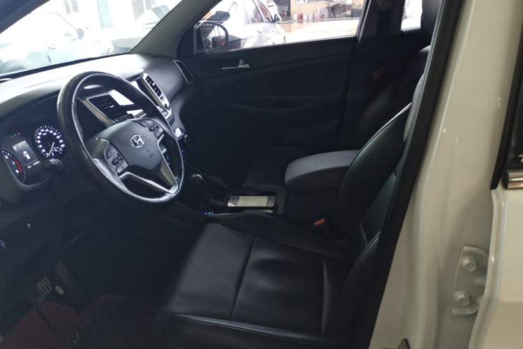Used Hyundai Tucson 2018 1.6T Dual-Clutch Two-Wheel Drive 15th Anniversary Special Edition Left Front Seat