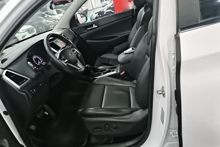 Used Hyundai Tucson 2018 1.6T Dual-Clutch Two-Wheel Drive 15th Anniversary Special Edition Left Front Seat