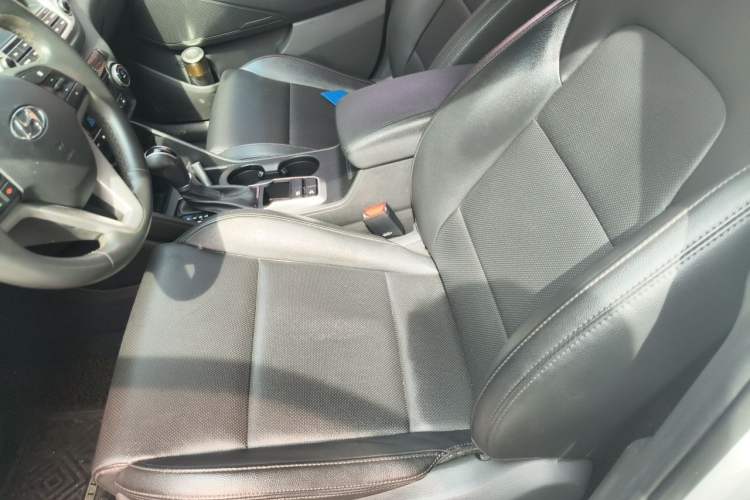 Used Hyundai Tucson 2018 1.6T Dual-Clutch Two-Wheel Drive 15th Anniversary Special Edition Left Front Seat