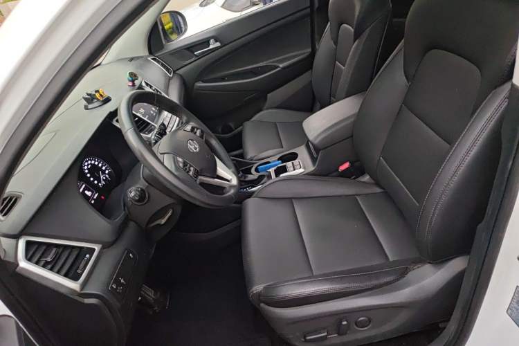 Used Hyundai Tucson 2018 1.6T Dual-Clutch Two-Wheel Drive 15th Anniversary Special Edition Left Front Seat