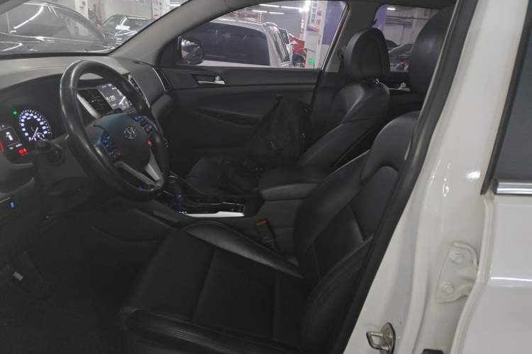 Used Hyundai Tucson 2018 1.6T Dual-Clutch Two-Wheel Drive 15th Anniversary Special Edition Left Front Seat