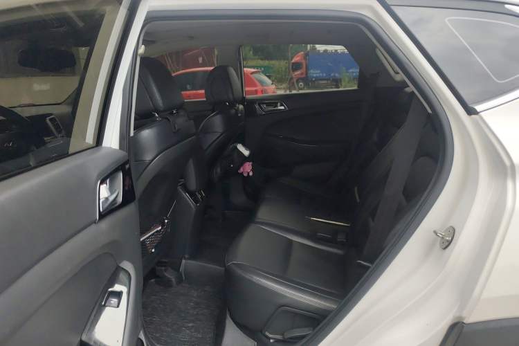 Used Hyundai Tucson 2018 1.6T Dual-Clutch Two-Wheel Drive 15th Anniversary Special Edition Left Rear Seat