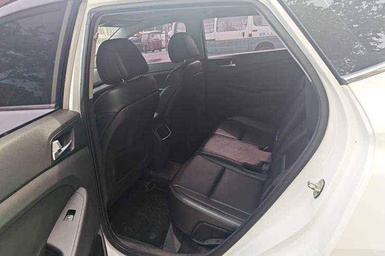 Used Hyundai Tucson 2018 1.6T Dual-Clutch Two-Wheel Drive 15th Anniversary Special Edition Left Rear Seat