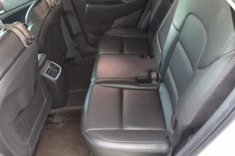 Used Hyundai Tucson 2018 1.6T Dual-Clutch Two-Wheel Drive 15th Anniversary Special Edition Left Rear Seat