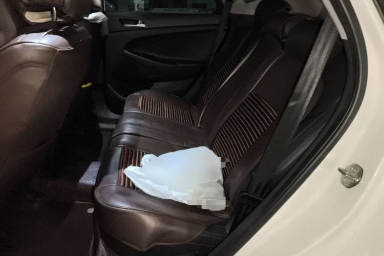 Used Hyundai Tucson 2018 1.6T Dual-Clutch Two-Wheel Drive 15th Anniversary Special Edition Left Rear Seat
