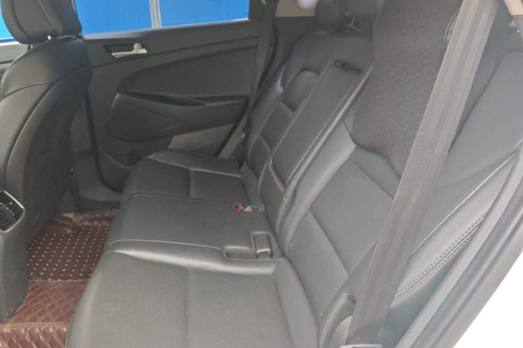 Used Hyundai Tucson 2018 1.6T Dual-Clutch Two-Wheel Drive 15th Anniversary Special Edition Left Rear Seat