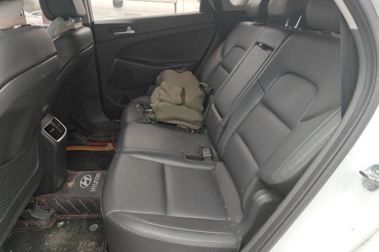 Used Hyundai Tucson 2018 1.6T Dual-Clutch Two-Wheel Drive 15th Anniversary Special Edition Left Rear Seat