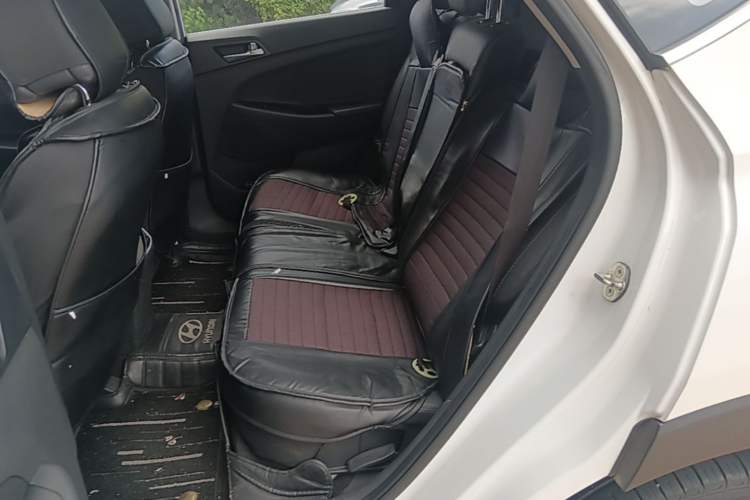 Used Hyundai Tucson 2018 1.6T Dual-Clutch Two-Wheel Drive 15th Anniversary Special Edition Left Rear Seat