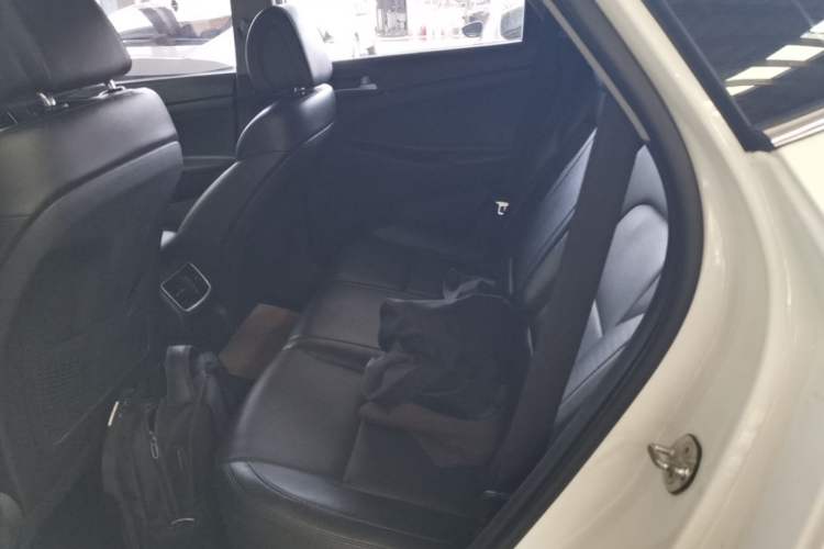 Used Hyundai Tucson 2018 1.6T Dual-Clutch Two-Wheel Drive 15th Anniversary Special Edition Left Rear Seat