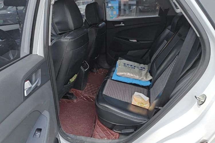 Used Hyundai Tucson 2018 1.6T Dual-Clutch Two-Wheel Drive 15th Anniversary Special Edition Left Rear Seat