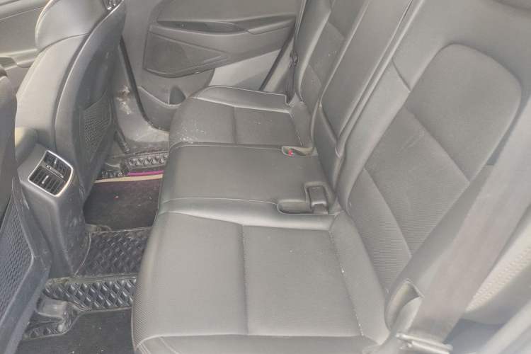 Used Hyundai Tucson 2018 1.6T Dual-Clutch Two-Wheel Drive 15th Anniversary Special Edition Left Rear Seat