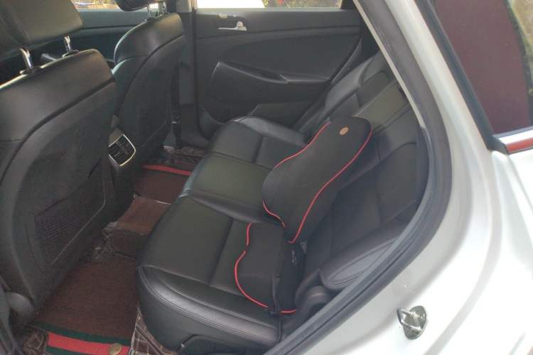 Used Hyundai Tucson 2018 1.6T Dual-Clutch Two-Wheel Drive 15th Anniversary Special Edition Left Rear Seat