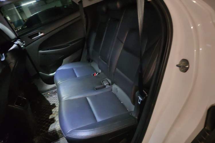 Used Hyundai Tucson 2018 1.6T Dual-Clutch Two-Wheel Drive 15th Anniversary Special Edition Left Rear Seat