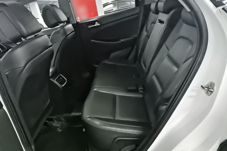 Used Hyundai Tucson 2018 1.6T Dual-Clutch Two-Wheel Drive 15th Anniversary Special Edition Left Rear Seat