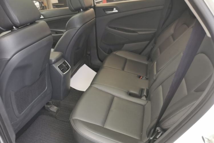 Used Hyundai Tucson 2018 1.6T Dual-Clutch Two-Wheel Drive 15th Anniversary Special Edition Left Rear Seat