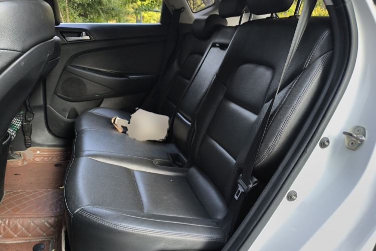 Used Hyundai Tucson 2018 1.6T Dual-Clutch Two-Wheel Drive 15th Anniversary Special Edition Left Rear Seat